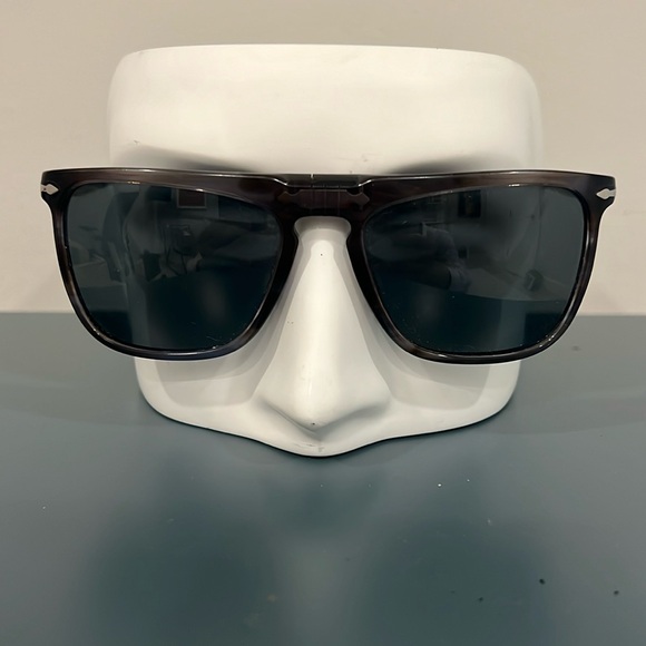 Persol Polarized Sunglasses Grey FAB - Picture 1 of 6